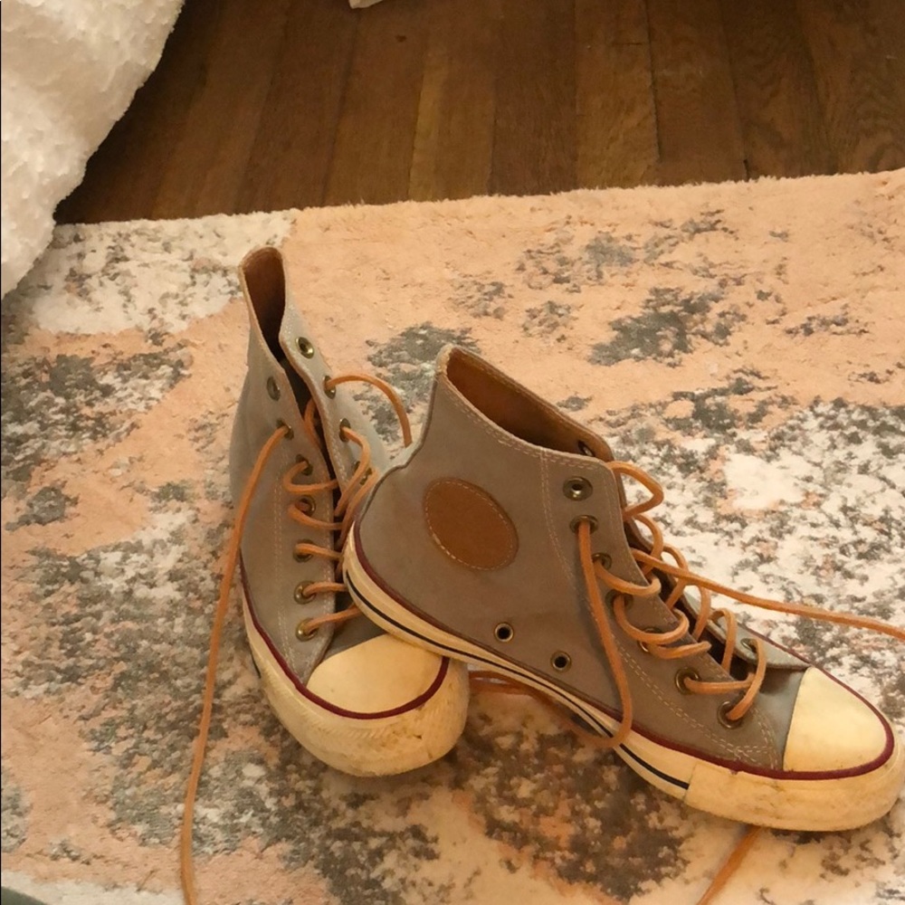 Converse Women’s size 7